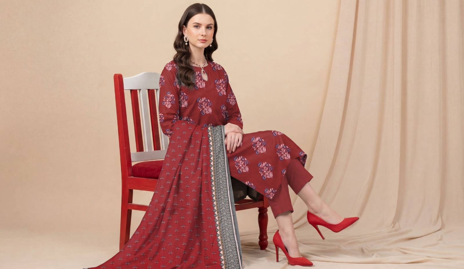3 Pcs Lawn Unstitched Suit 560